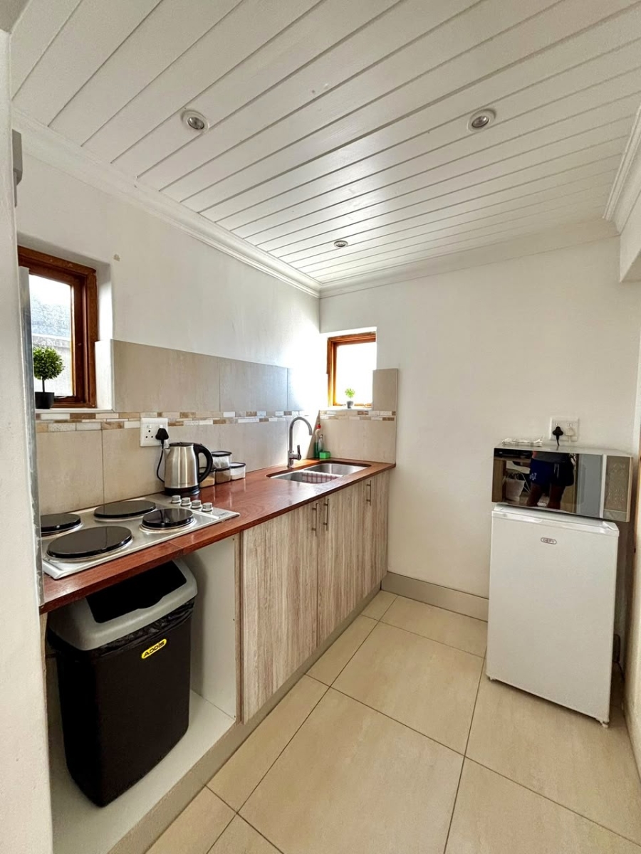 6 Bedroom Property for Sale in Vasco Estate Western Cape